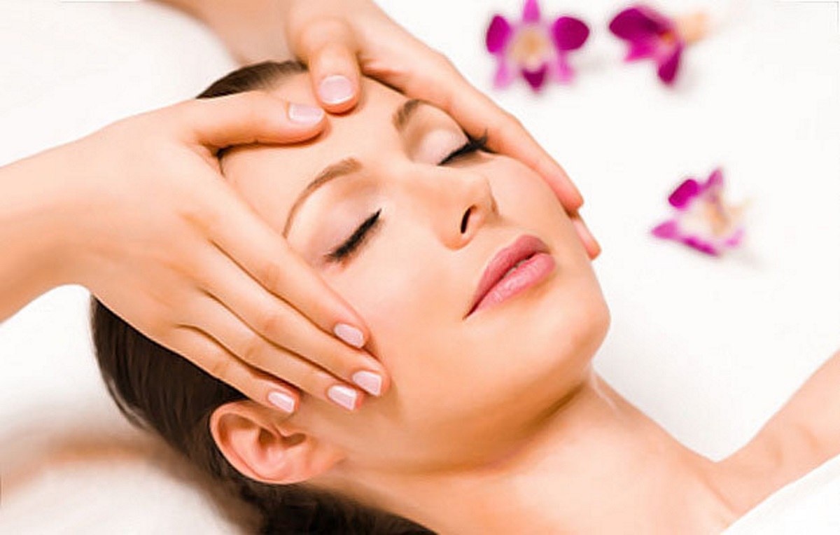 Why a Face Massage is a Skincare Must